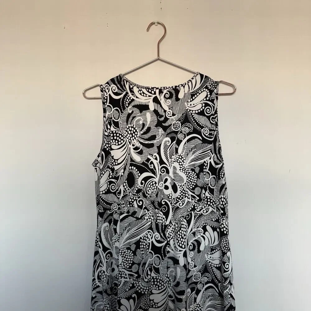 Old Navy Black and White Midi Dress - Picture 5 of 6